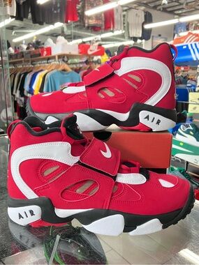 Nike Air Diamond Turf 2 Red Gold Size 8.5